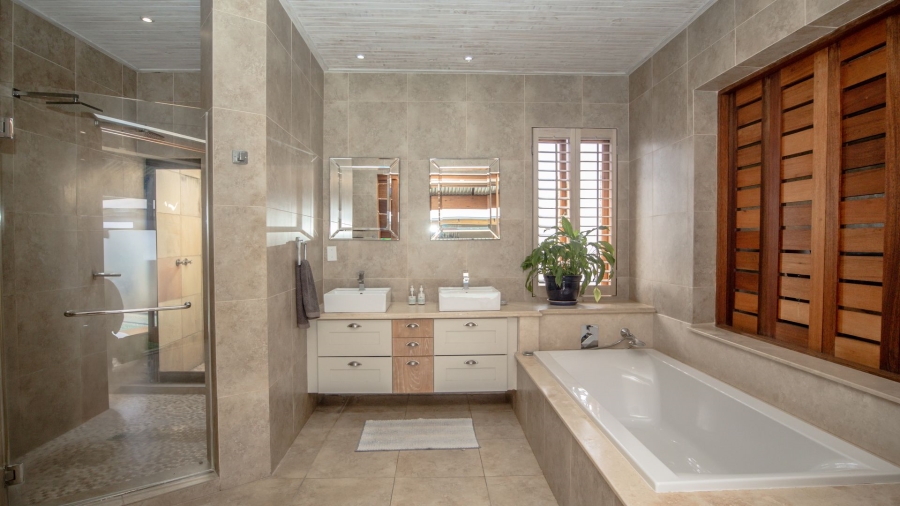 4 Bedroom Property for Sale in The Coves North West